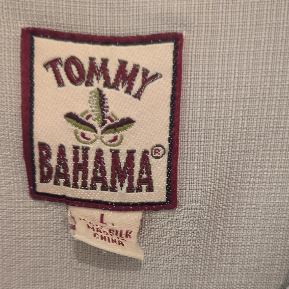 Tommy Bahama Gray Casual Button Down Shirt Relaxed Fit - Picture 2 of 4